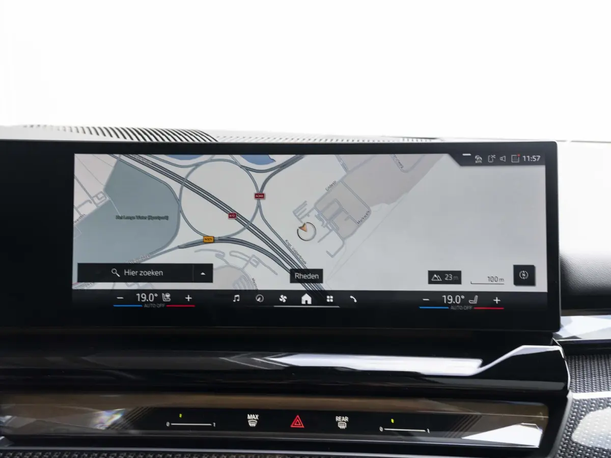 550e xDrive | M Sportpakket Pro | Comfort Access | Driving Assistant Plus | Bowers & Wilkins | Glazen Panoramadak | 21 inch | Trekhaak