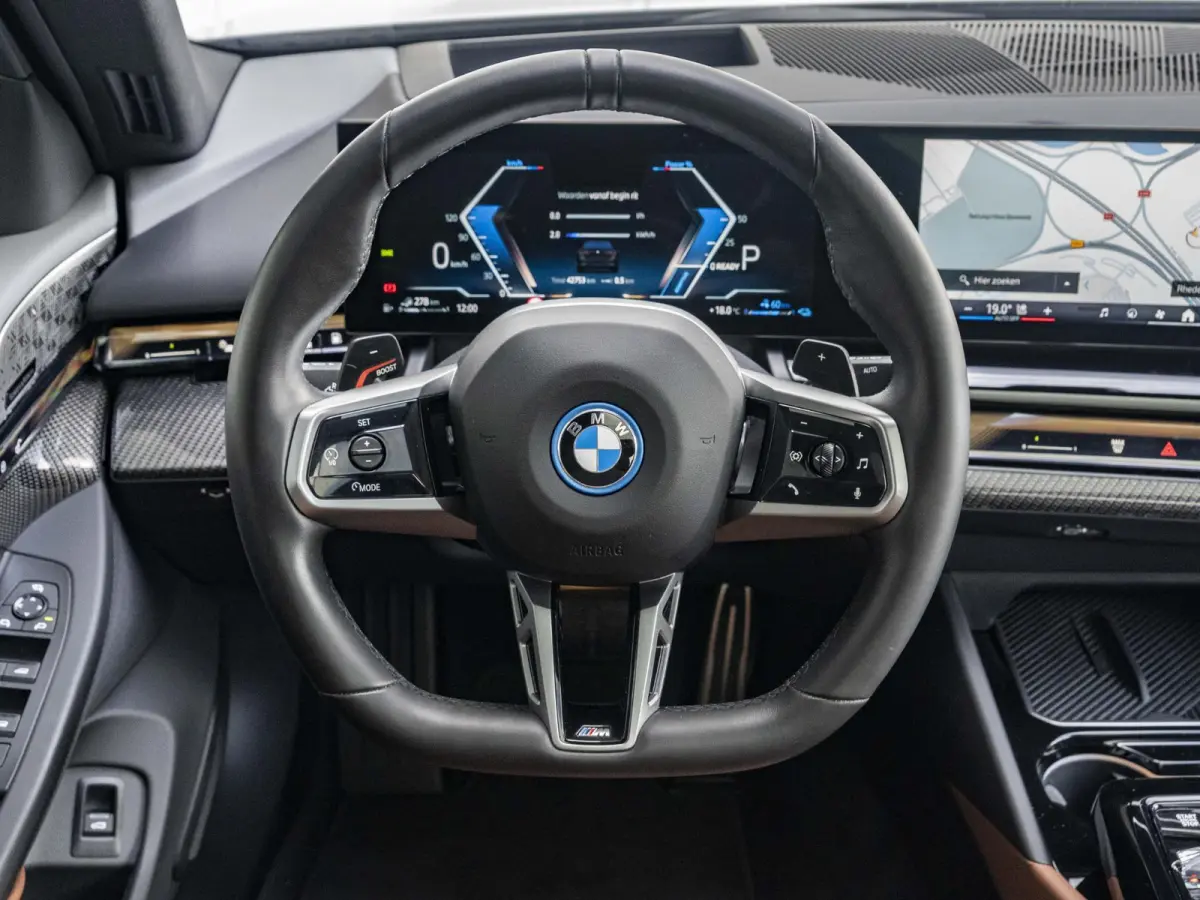 550e xDrive | M Sportpakket Pro | Comfort Access | Driving Assistant Plus | Bowers & Wilkins | Glazen Panoramadak | 21 inch | Trekhaak