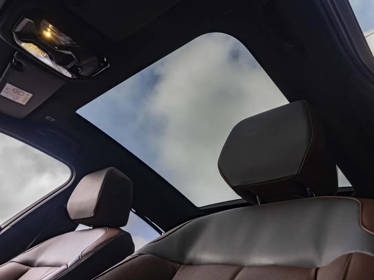 550e xDrive | M Sportpakket Pro | Comfort Access | Driving Assistant Plus | Bowers & Wilkins | Glazen Panoramadak | 21 inch | Trekhaak