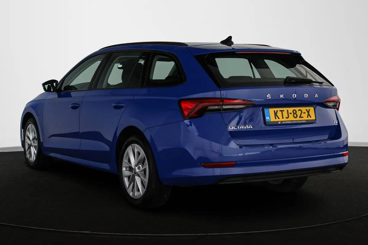 1.4 TSI iV PHEV Business Edition Keyless Apple CarPlay 17"