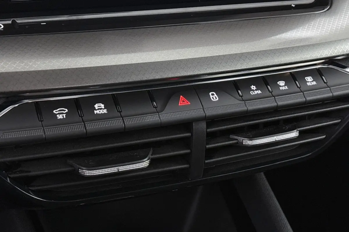 1.4 TSI iV PHEV Business Edition Keyless Apple CarPlay 17"