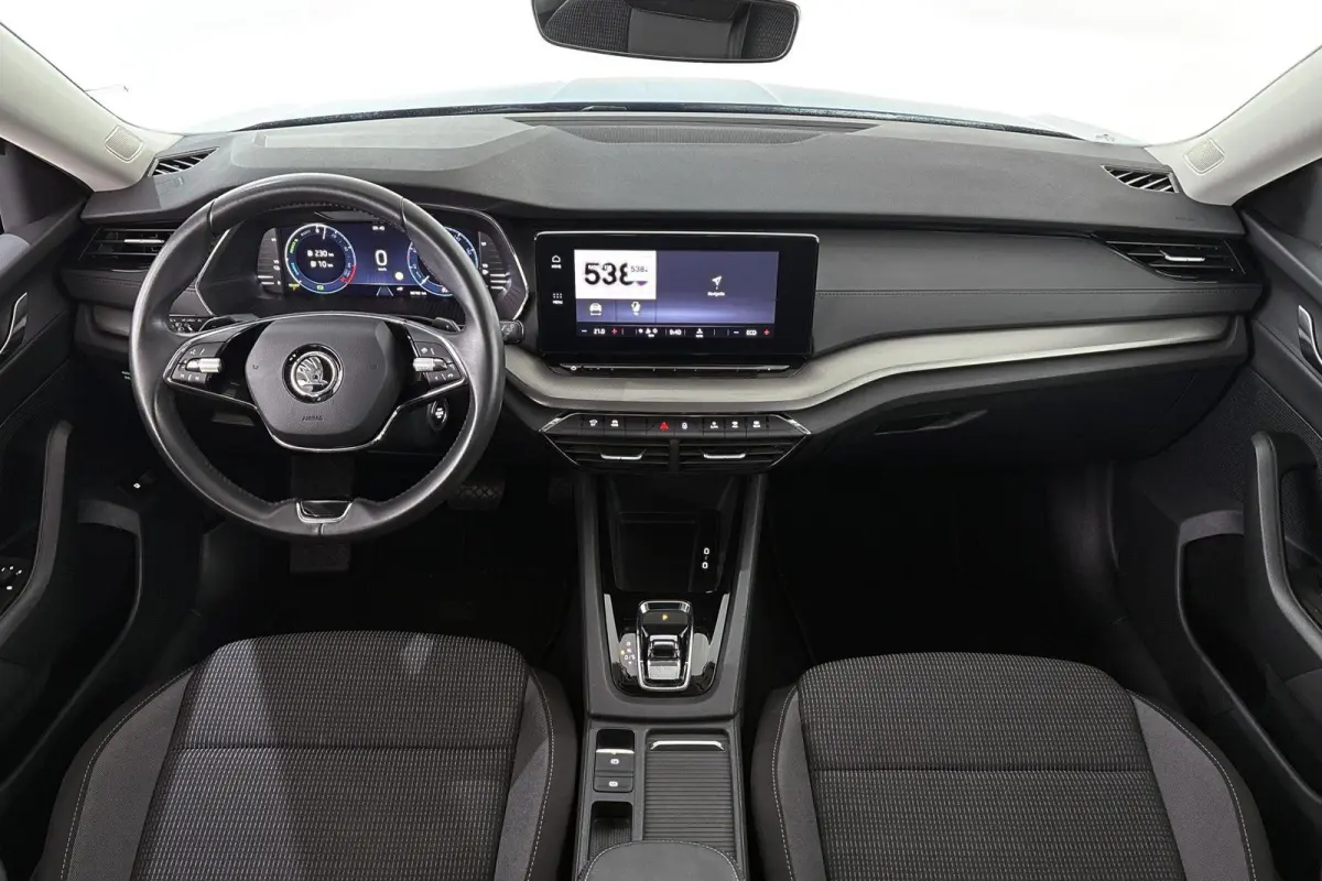 1.4 TSI iV PHEV Business Edition Keyless Apple CarPlay 17"