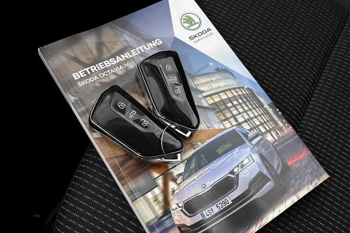 1.4 TSI iV PHEV Business Edition Keyless Apple CarPlay 17"