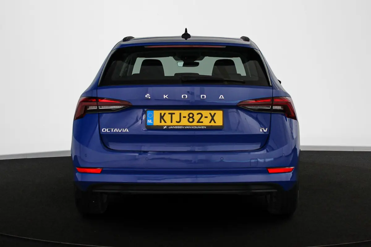 1.4 TSI iV PHEV Business Edition Keyless Apple CarPlay 17"