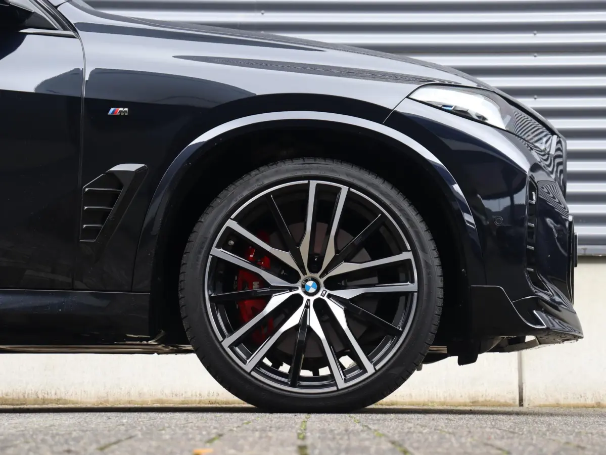 xDrive50e | M Sportpakket Pro | Panodak | Trekhaak | Head-Up | Driving Assistant Prof. | Harman Kardon | Parking Assistant Prof. | 22'' LMV