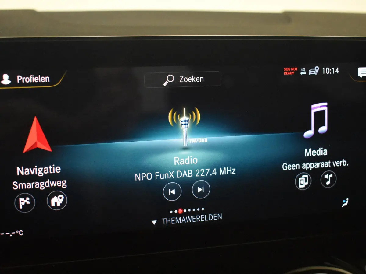 250 4MATIC AMG Line l Pano Dak l Leder/Alcantara l Trekhaak l Dodehoek Detectie l AMG l Sfeerverlichting l