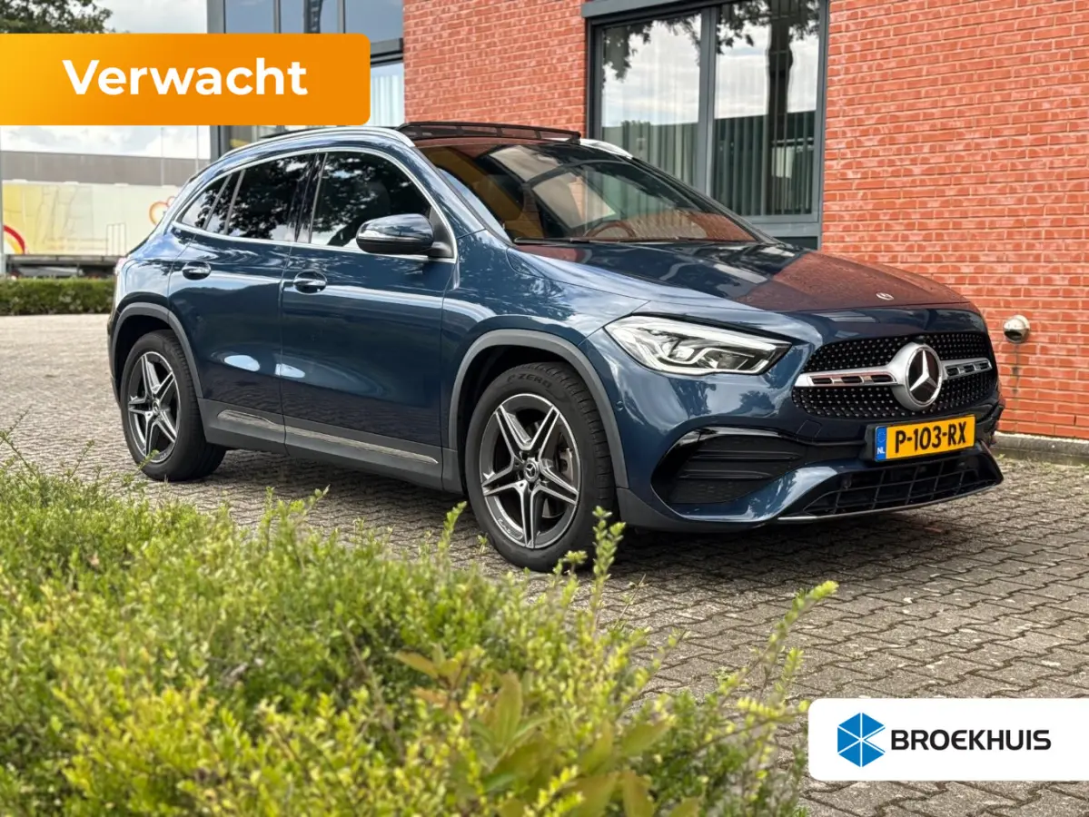 250 4MATIC AMG Line l Pano Dak l Leder/Alcantara l Trekhaak l Dodehoek Detectie l AMG l Sfeerverlichting l
