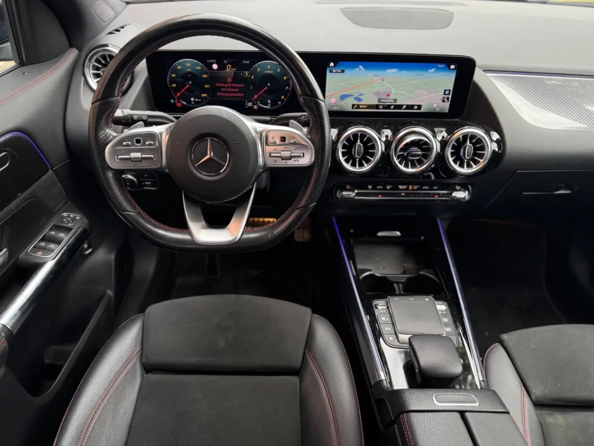 250 4MATIC AMG Line l Pano Dak l Leder/Alcantara l Trekhaak l Dodehoek Detectie l AMG l Sfeerverlichting l