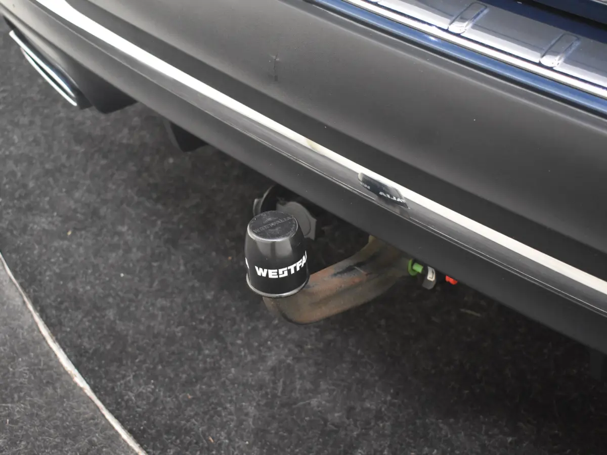 250 4MATIC AMG Line l Pano Dak l Leder/Alcantara l Trekhaak l Dodehoek Detectie l AMG l Sfeerverlichting l