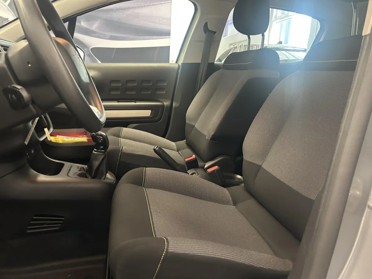 1.2 PureTech Feel | Navigatie | Parkeersensoren | Apple Carplay/Android Auto
