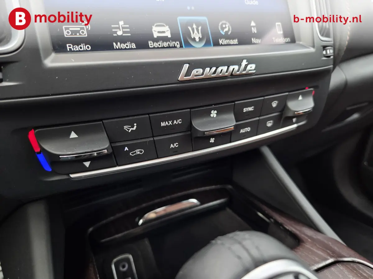 3.0 V6 SQ4 AWD GranLusso "Verde Ossido" Panoramadak NL auto! | Harman/Kardon | Soft Close | Achteruitrijcamera | Elek. Stoelen