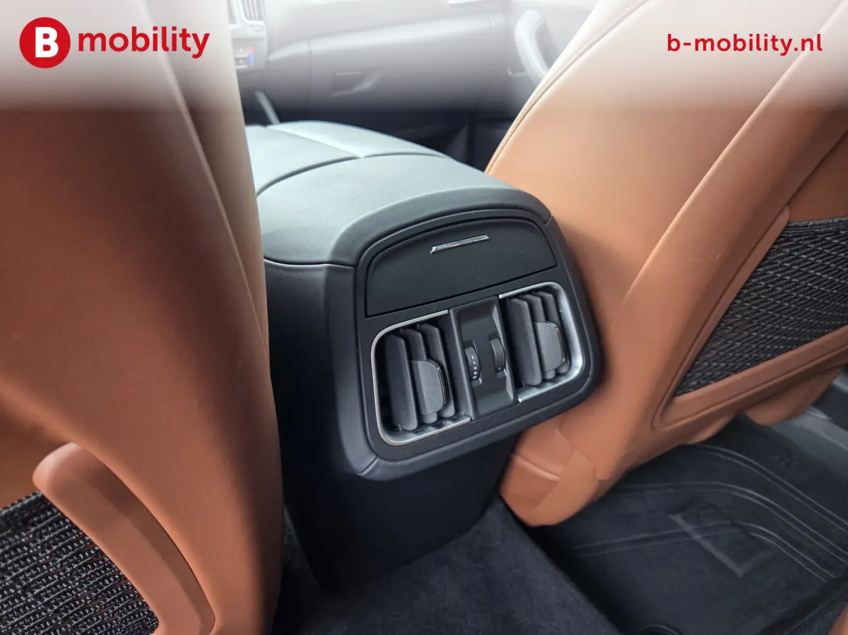 3.0 V6 SQ4 AWD GranLusso "Verde Ossido" Panoramadak NL auto! | Harman/Kardon | Soft Close | Achteruitrijcamera | Elek. Stoelen