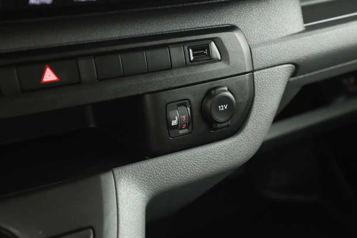 Peugeot Expert 2.0 BlueHDI L3H1 | Marge | Automaat | Clima | Cruise | Camera | 3 Zits | Carplay | 2xSchuifdeur | Parkeersens.
