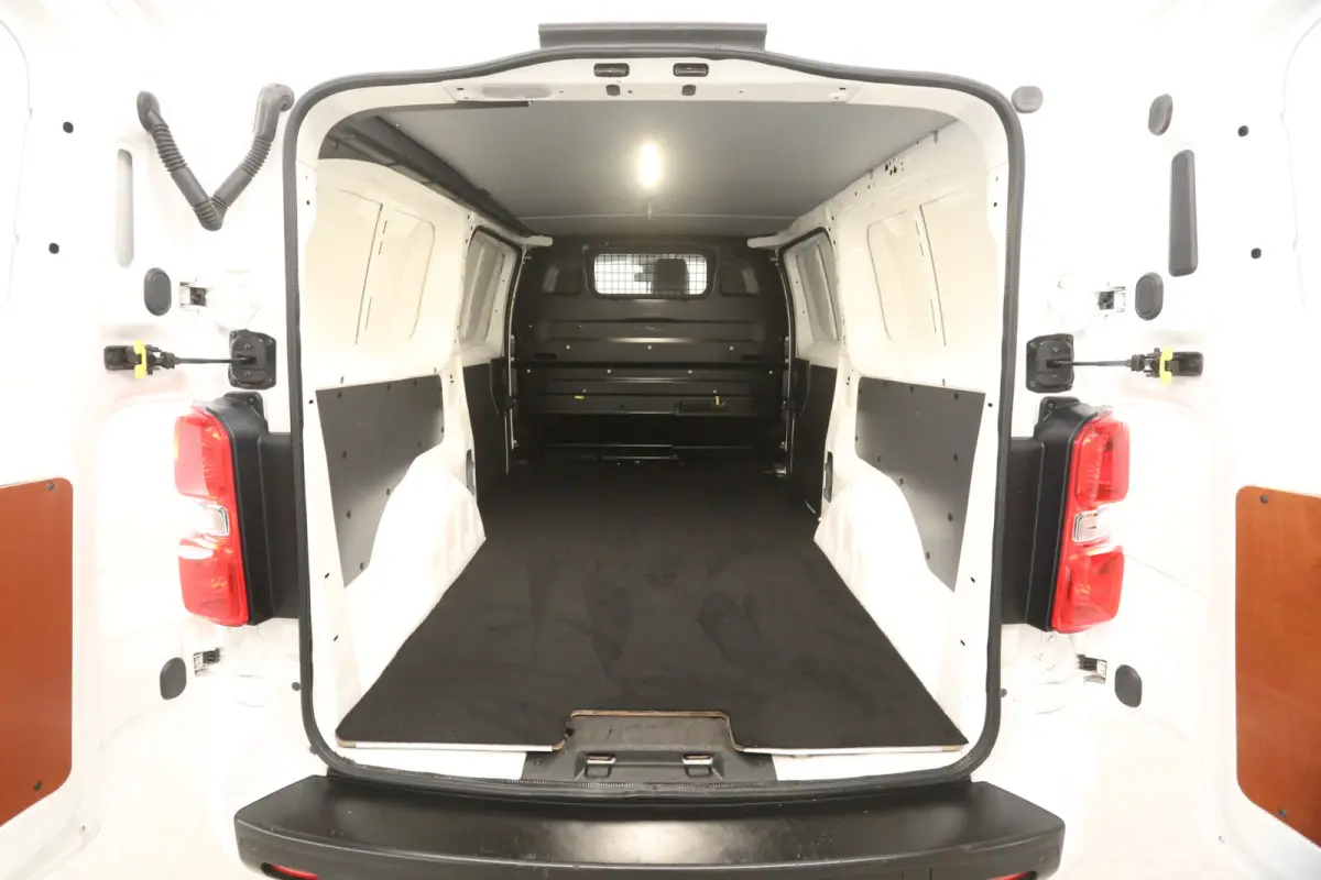 Peugeot Expert 2.0 BlueHDI L3H1 | Marge | Automaat | Clima | Cruise | Camera | 3 Zits | Carplay | 2xSchuifdeur | Parkeersens.