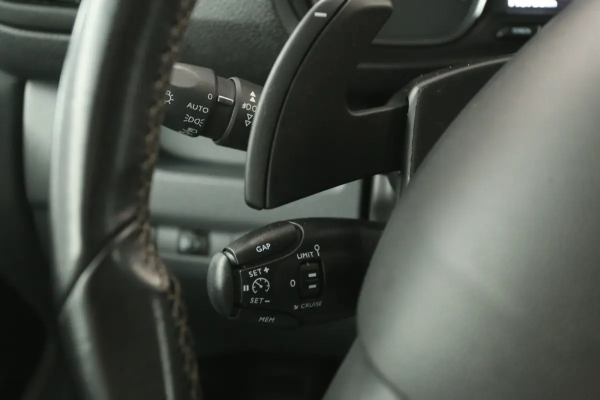 Peugeot Expert 2.0 BlueHDI L3H1 | Marge | Automaat | Clima | Cruise | Camera | 3 Zits | Carplay | 2xSchuifdeur | Parkeersens.