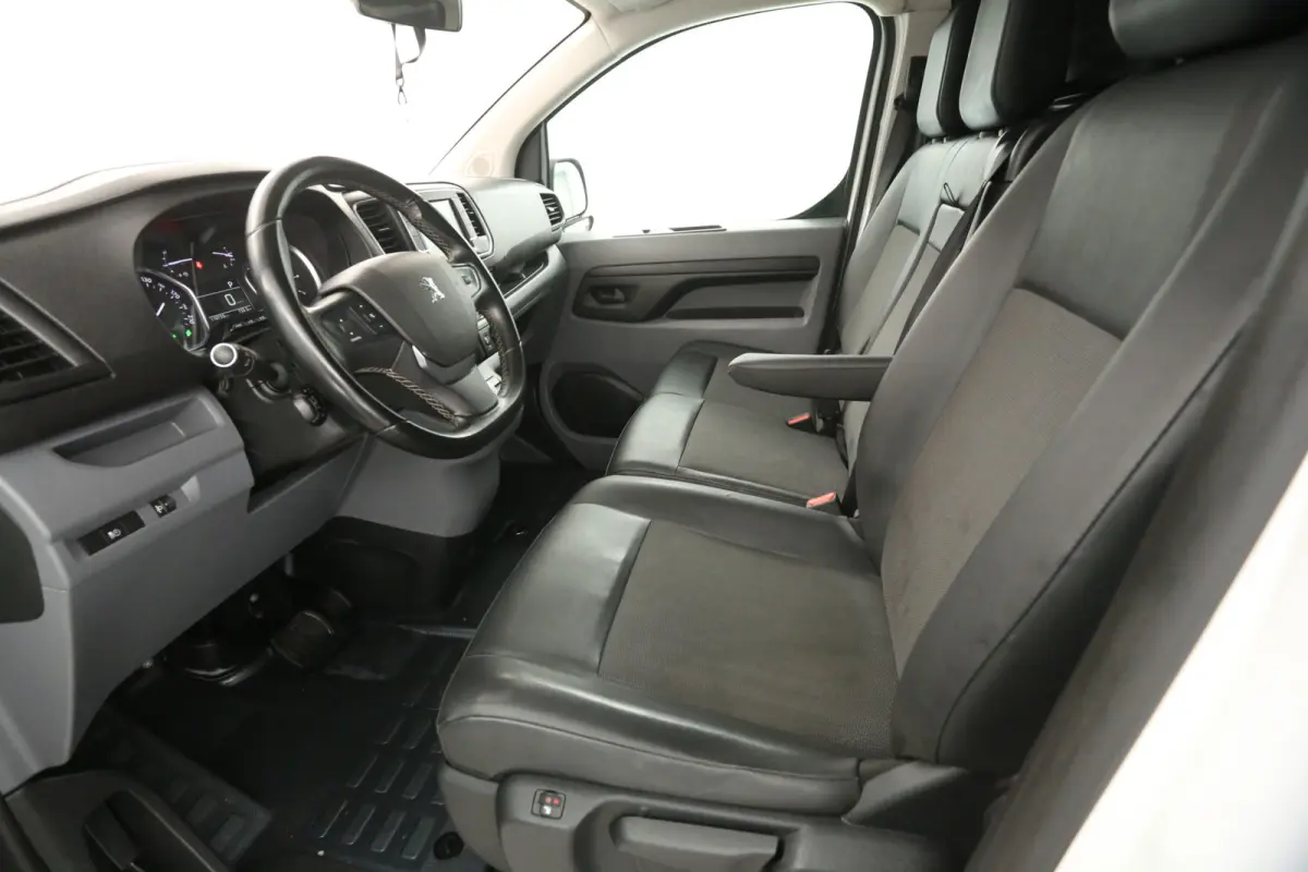 Peugeot Expert 2.0 BlueHDI L3H1 | Marge | Automaat | Clima | Cruise | Camera | 3 Zits | Carplay | 2xSchuifdeur | Parkeersens.