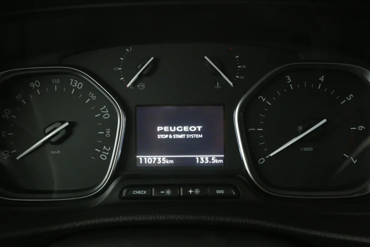 Peugeot Expert 2.0 BlueHDI L3H1 | Marge | Automaat | Clima | Cruise | Camera | 3 Zits | Carplay | 2xSchuifdeur | Parkeersens.