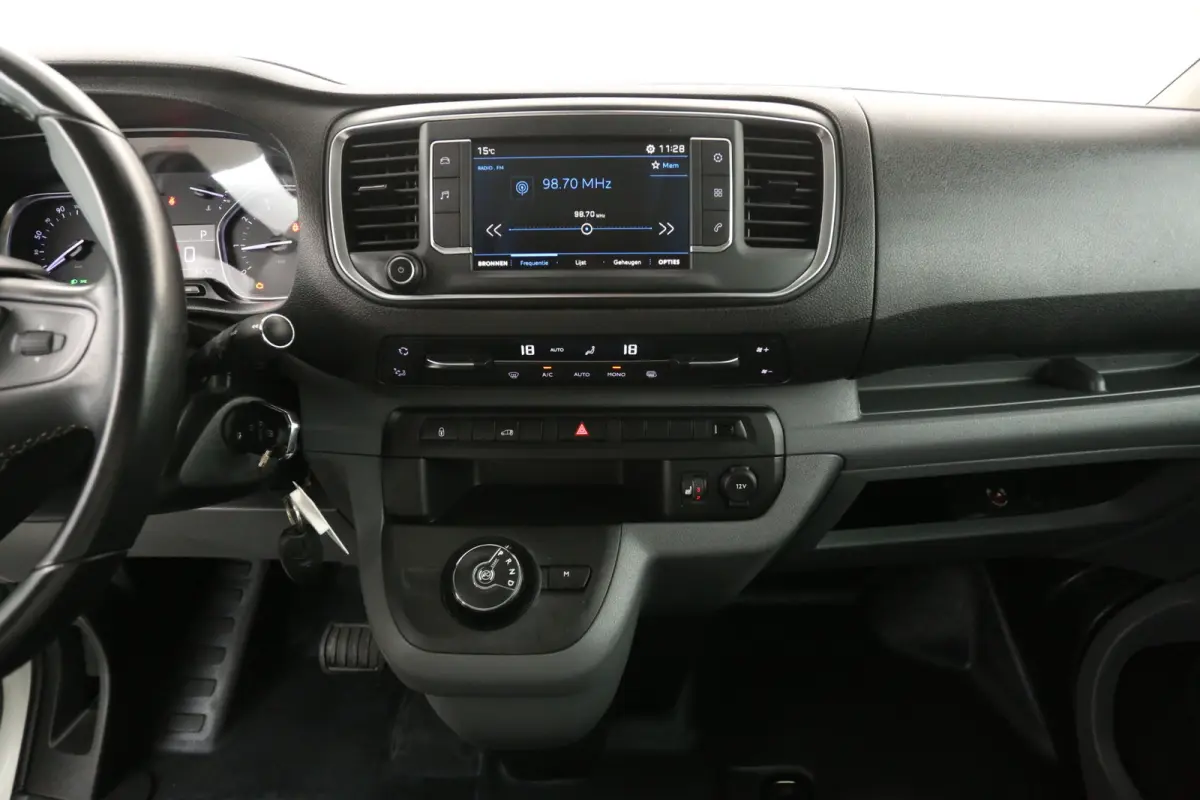 Peugeot Expert 2.0 BlueHDI L3H1 | Marge | Automaat | Clima | Cruise | Camera | 3 Zits | Carplay | 2xSchuifdeur | Parkeersens.