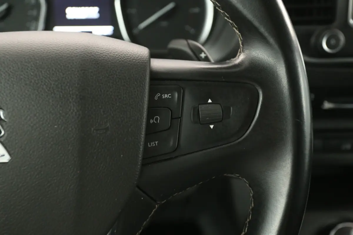 Peugeot Expert 2.0 BlueHDI L3H1 | Marge | Automaat | Clima | Cruise | Camera | 3 Zits | Carplay | 2xSchuifdeur | Parkeersens.