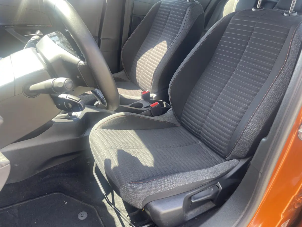 1.2 PureTech Active | Airco | Parkeersensoren | Apple Carplay/ Android Auto |