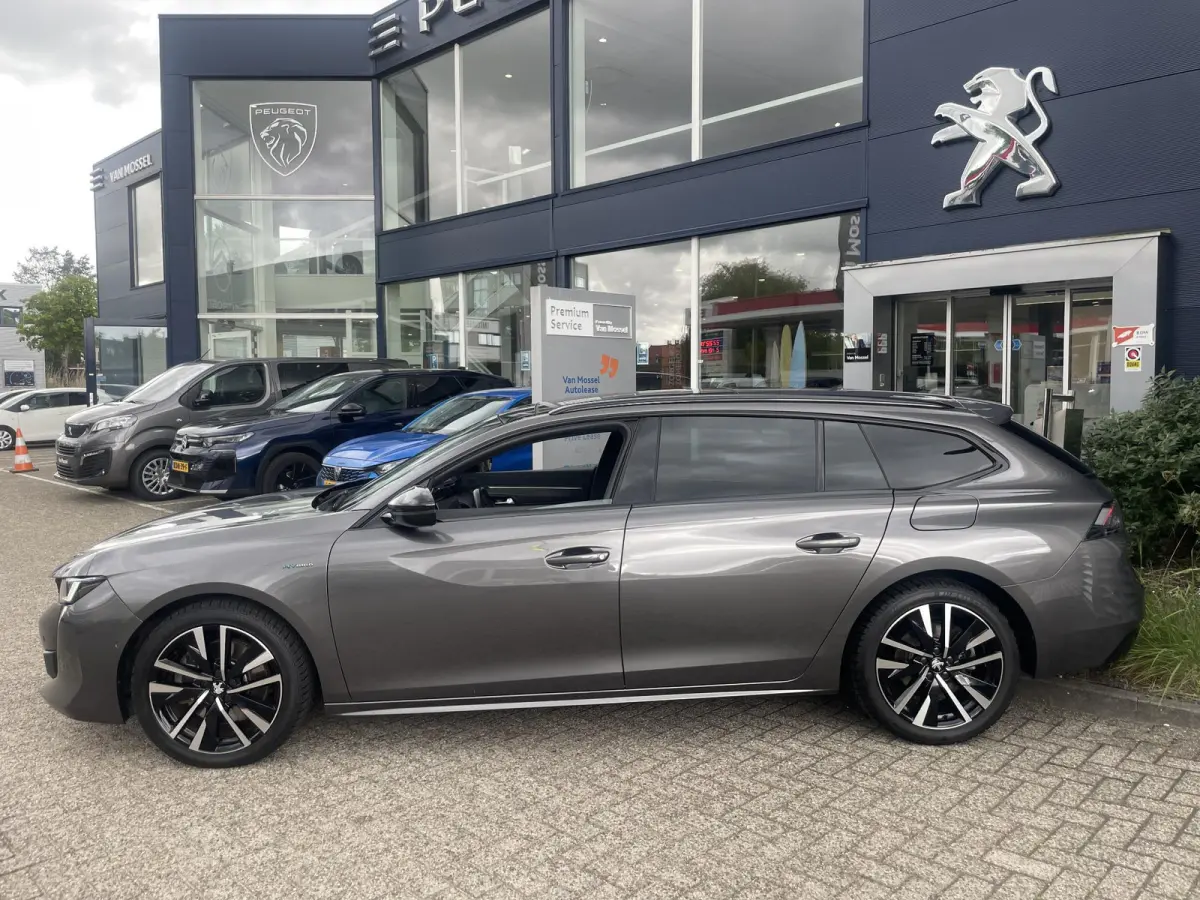 1.6 HYbrid 225 GT