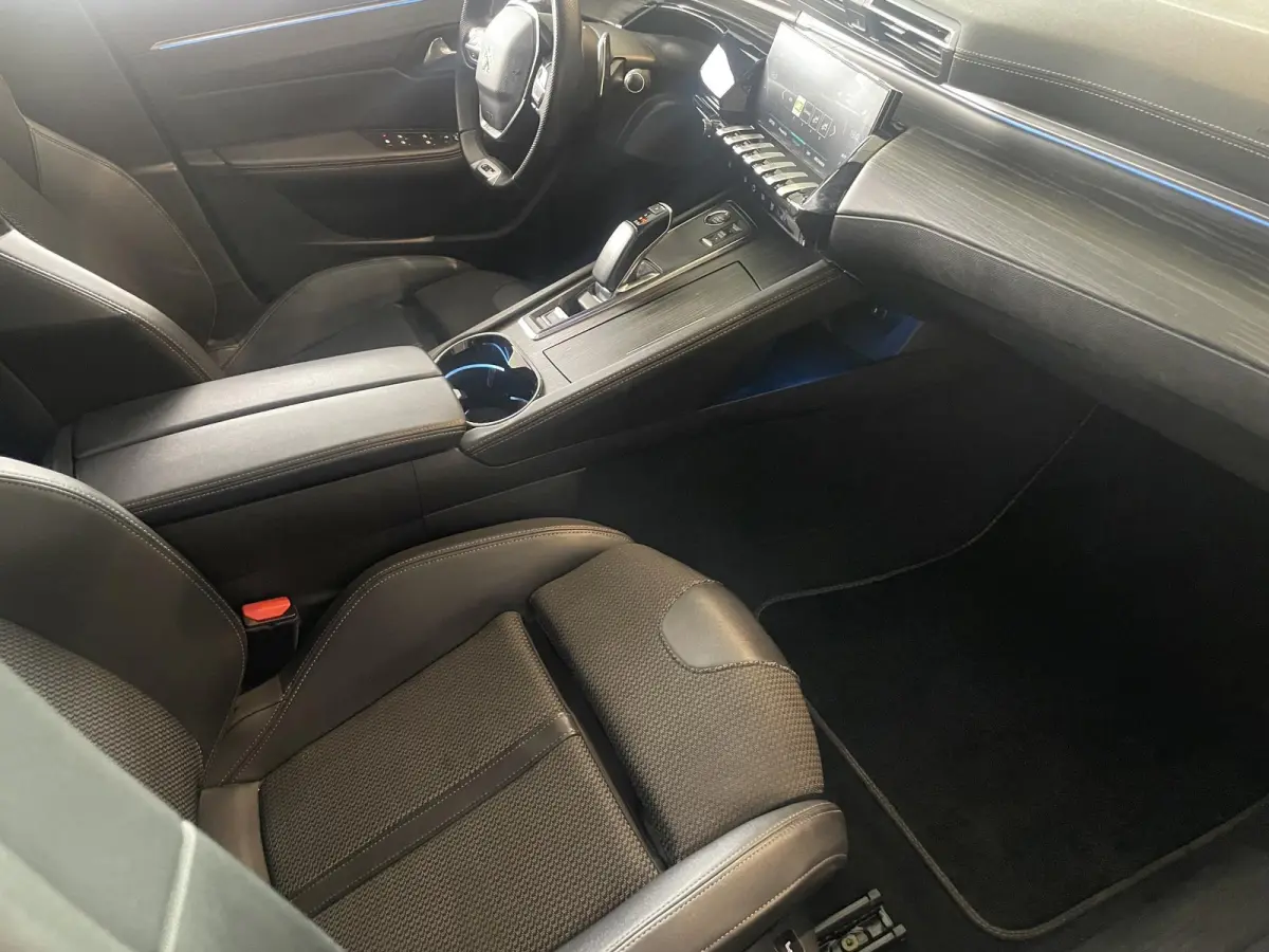 1.6 HYbrid 225 GT