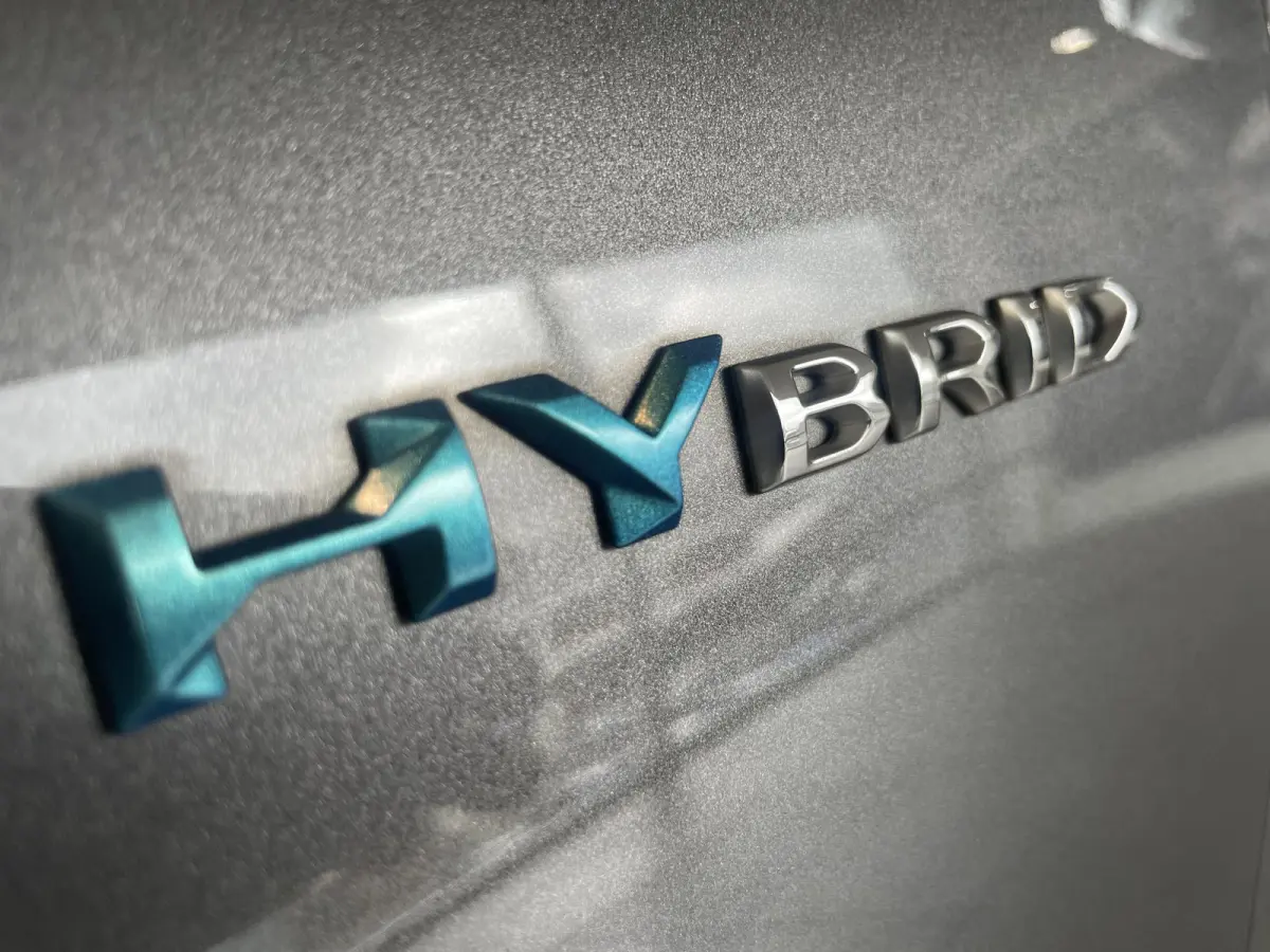 1.6 HYbrid 225 GT