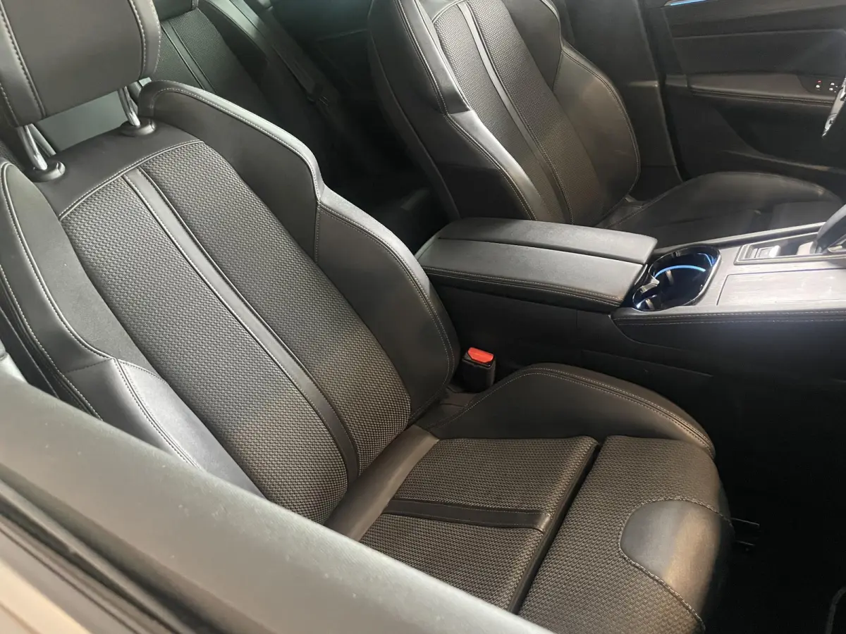 1.6 HYbrid 225 GT