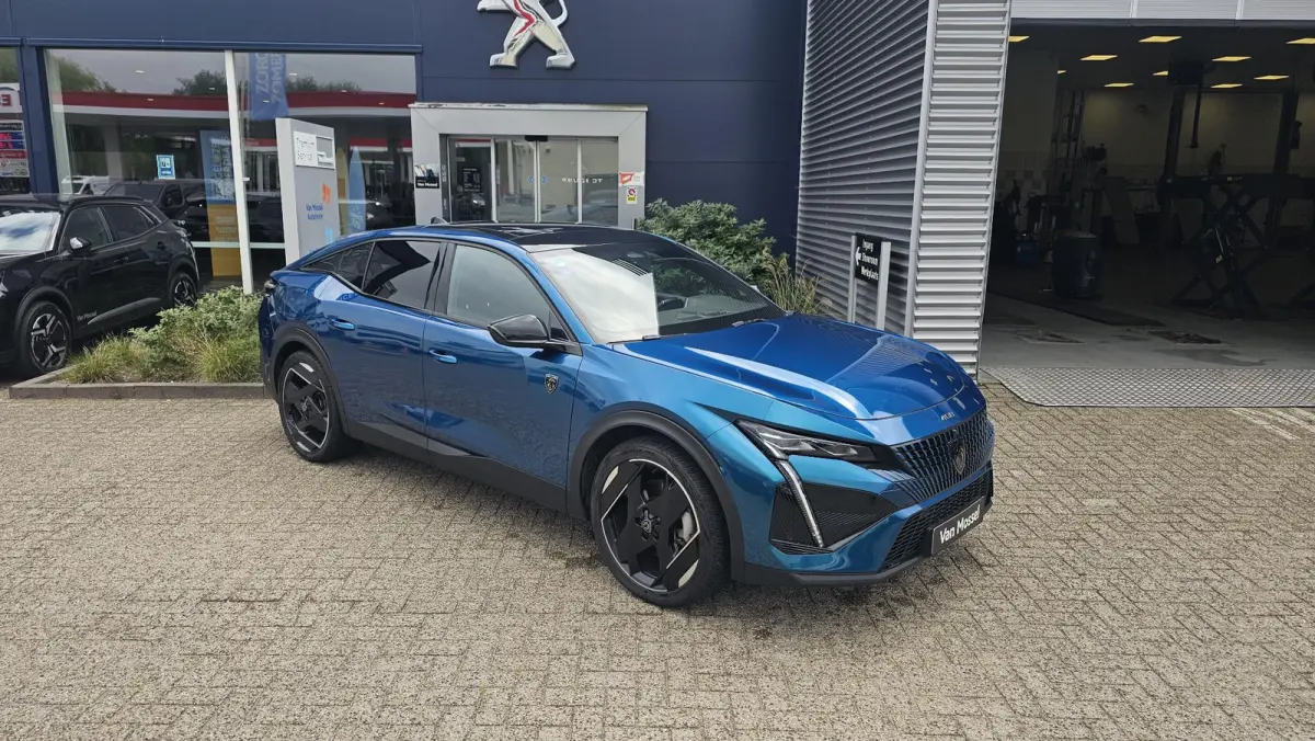 1.6 HYbrid GT 225 EAT8 First Edition | Navigatie | Alcantara | Camera