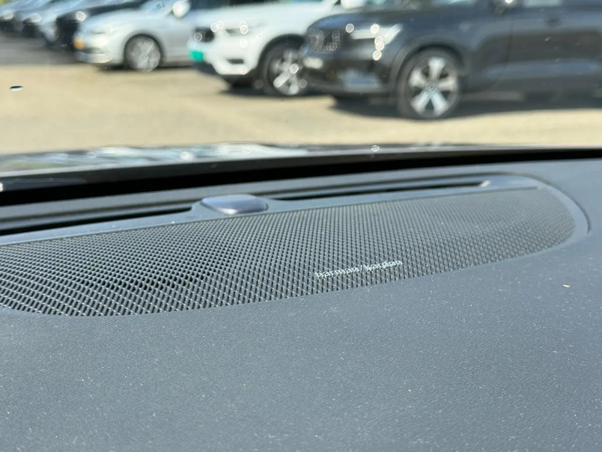 T8 Plug-in hybrid AWD Plus Dark | Panoramadak | Trekhaak | T8 Performance Edition | 60 Graden Camera | Harman / Kardon |