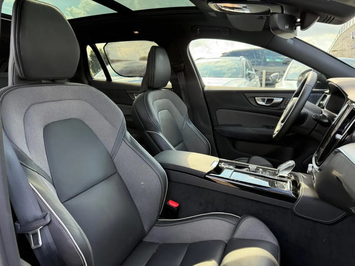 T8 Plug-in hybrid AWD Plus Dark | Panoramadak | Trekhaak | T8 Performance Edition | 60 Graden Camera | Harman / Kardon |