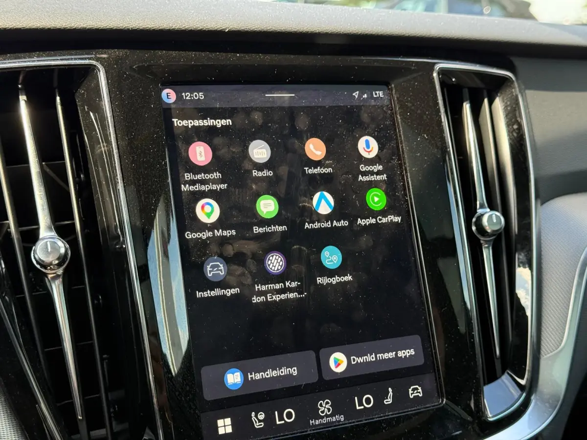T8 Plug-in hybrid AWD Plus Dark | Panoramadak | Trekhaak | T8 Performance Edition | 60 Graden Camera | Harman / Kardon |