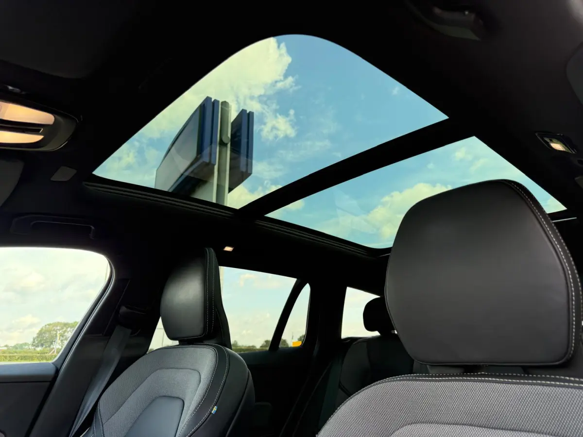 T8 Plug-in hybrid AWD Plus Dark | Panoramadak | Trekhaak | T8 Performance Edition | 60 Graden Camera | Harman / Kardon |