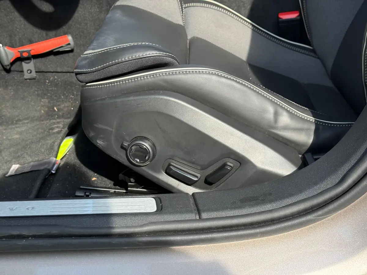 T8 Plug-in hybrid AWD Plus Dark | Panoramadak | Trekhaak | T8 Performance Edition | 60 Graden Camera | Harman / Kardon |