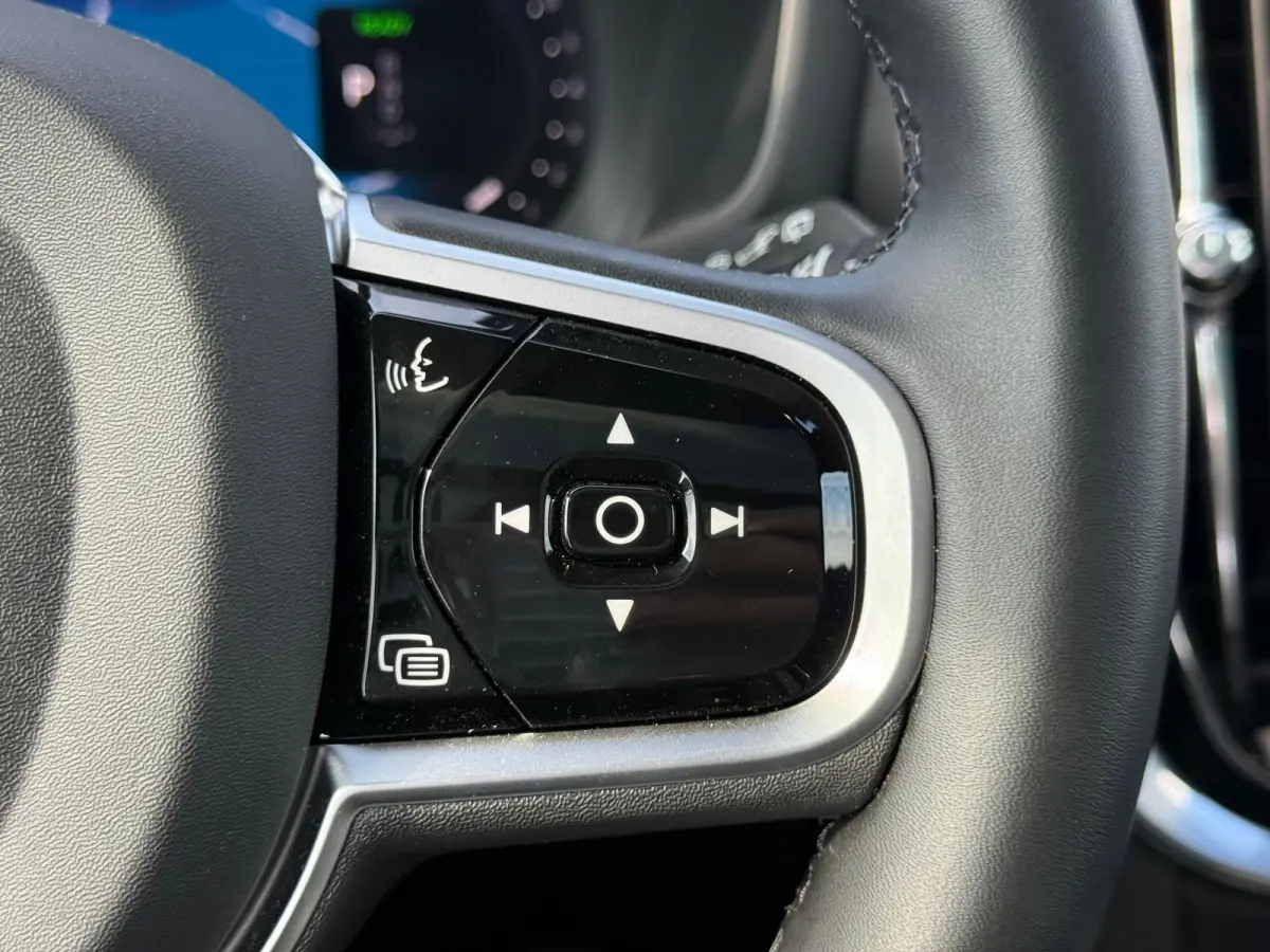 T8 Plug-in hybrid AWD Plus Dark | Panoramadak | Trekhaak | T8 Performance Edition | 60 Graden Camera | Harman / Kardon |