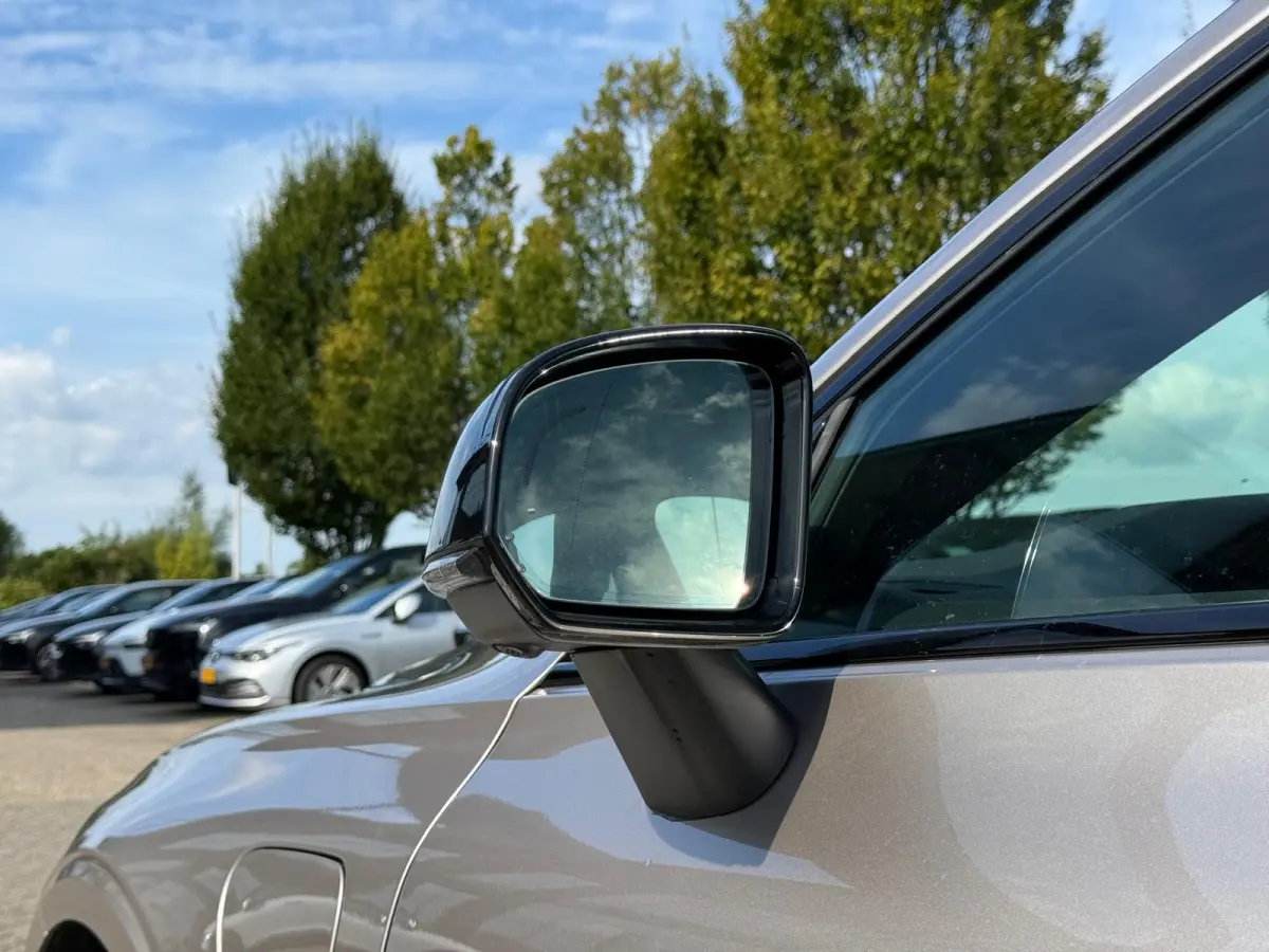 T8 Plug-in hybrid AWD Plus Dark | Panoramadak | Trekhaak | T8 Performance Edition | 60 Graden Camera | Harman / Kardon |