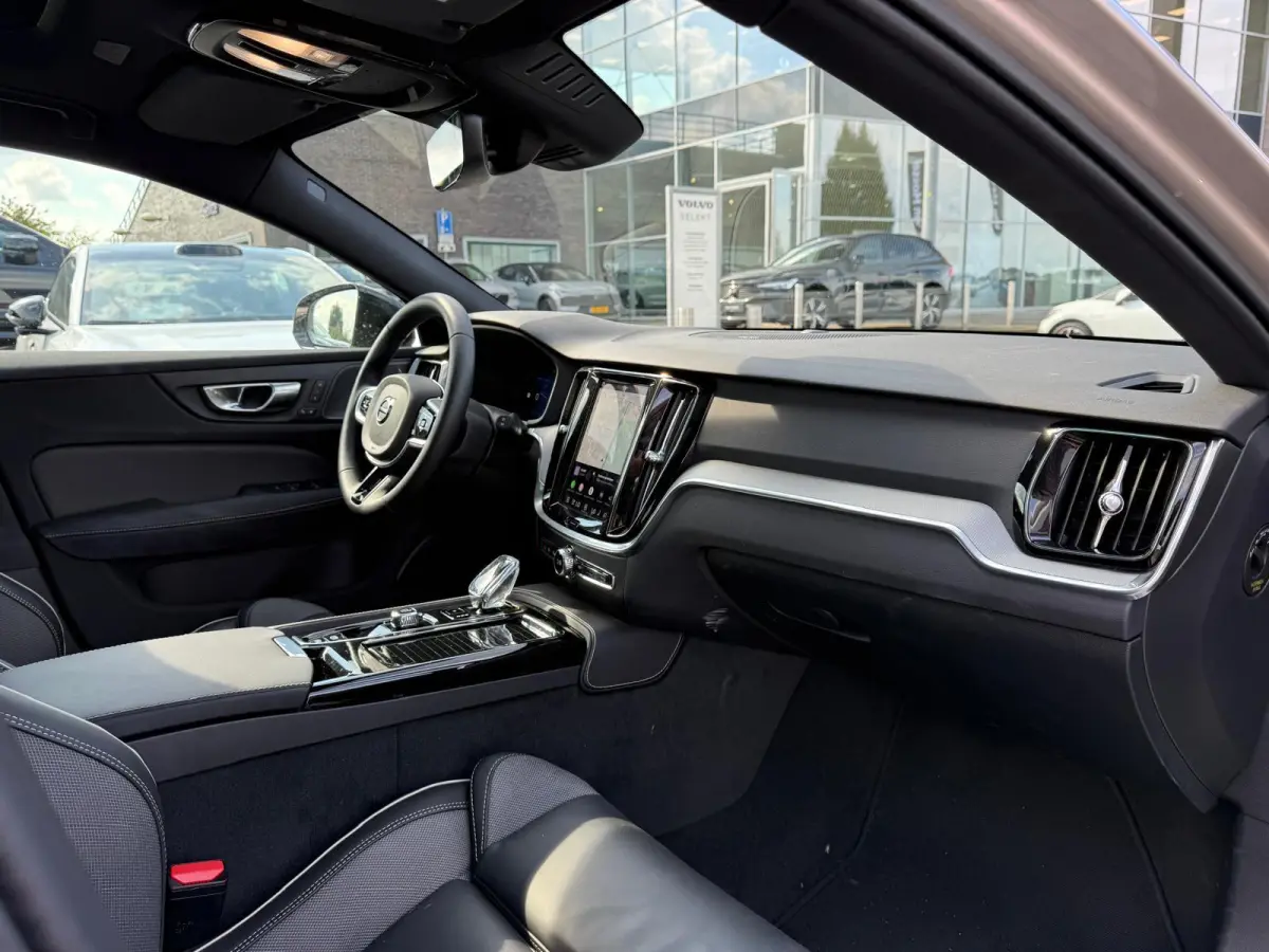 T8 Plug-in hybrid AWD Plus Dark | Panoramadak | Trekhaak | T8 Performance Edition | 60 Graden Camera | Harman / Kardon |