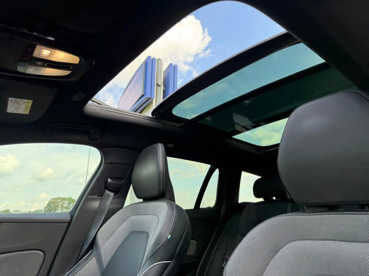 T8 Plug-in hybrid AWD Plus Dark | Panoramadak | Trekhaak | T8 Performance Edition | 60 Graden Camera | Harman / Kardon |