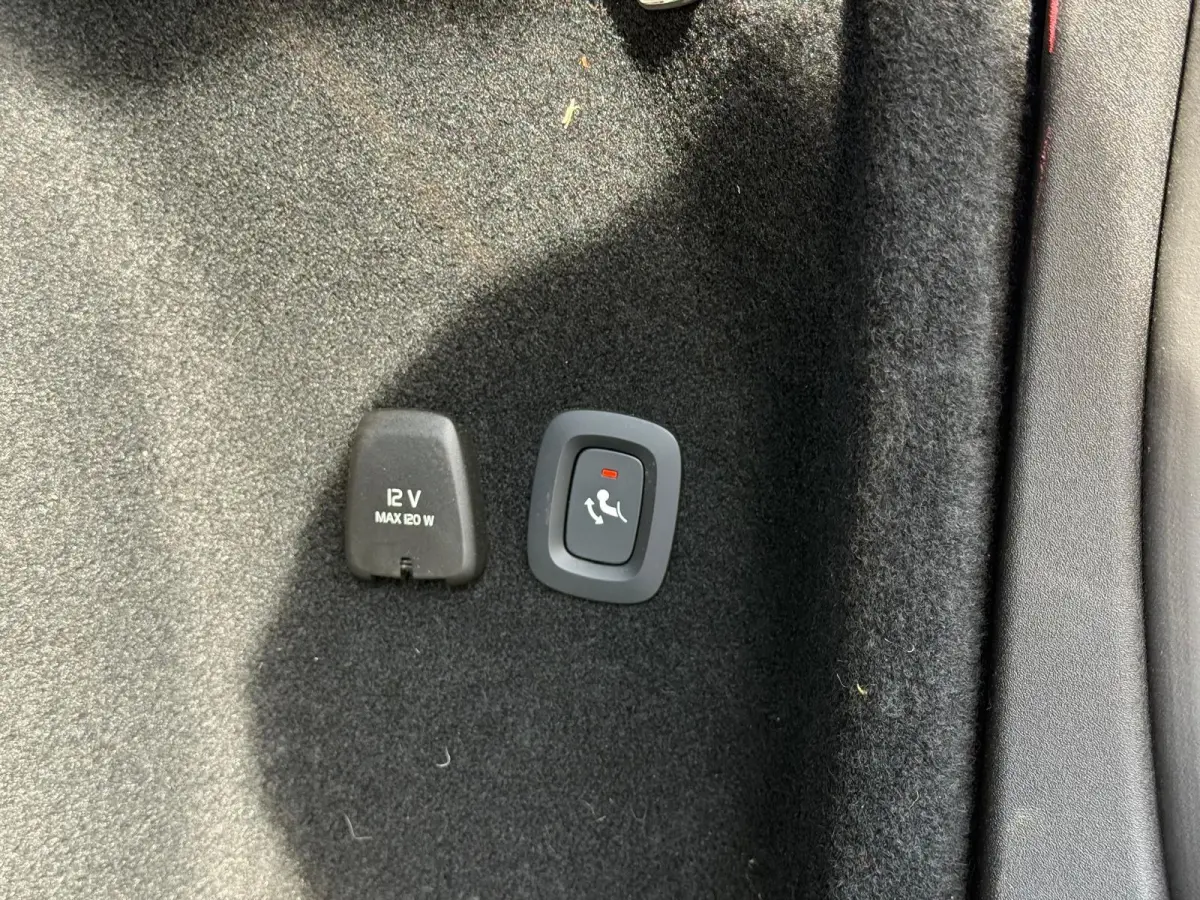 T8 Plug-in hybrid AWD Plus Dark | Panoramadak | Trekhaak | T8 Performance Edition | 60 Graden Camera | Harman / Kardon |