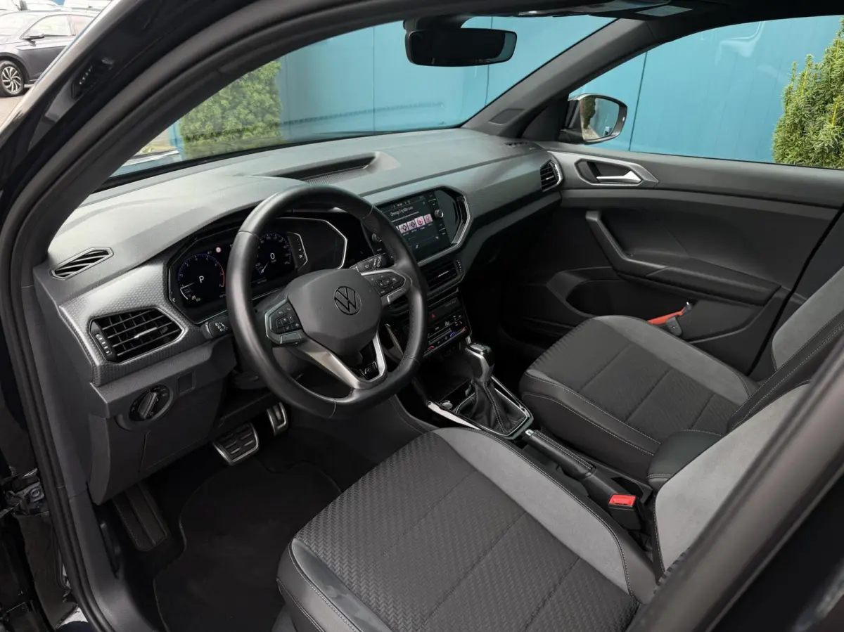 1.0 TSI DSG AUT. 110PK R-Line | ADAPT.CRUISE | CAM | CARPLAY | NAV | PDC | LED | DIGI.DASH | STOELVERW. | SPORTSTOELEN | 18" LMV
