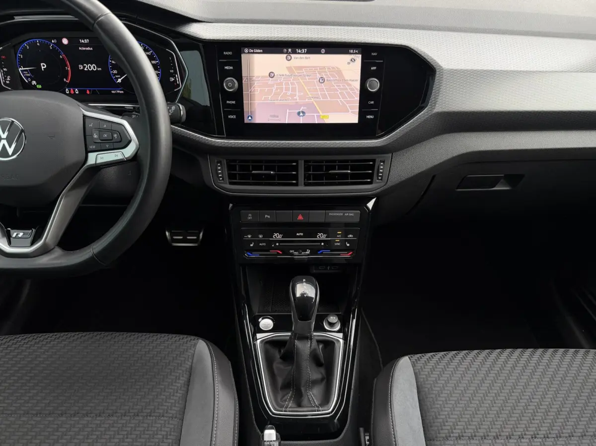 1.0 TSI DSG AUT. 110PK R-Line | ADAPT.CRUISE | CAM | CARPLAY | NAV | PDC | LED | DIGI.DASH | STOELVERW. | SPORTSTOELEN | 18" LMV