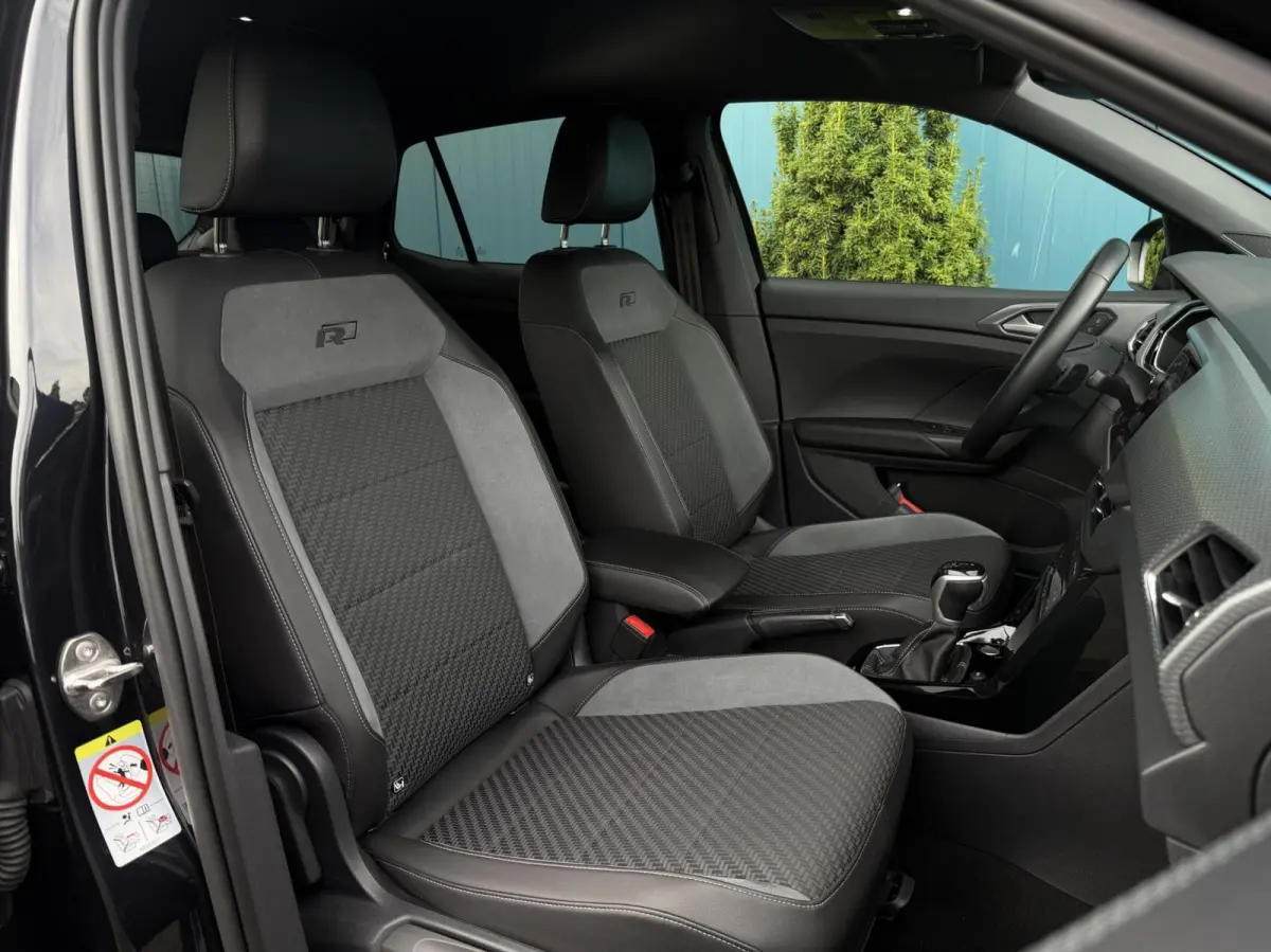 1.0 TSI DSG AUT. 110PK R-Line | ADAPT.CRUISE | CAM | CARPLAY | NAV | PDC | LED | DIGI.DASH | STOELVERW. | SPORTSTOELEN | 18" LMV