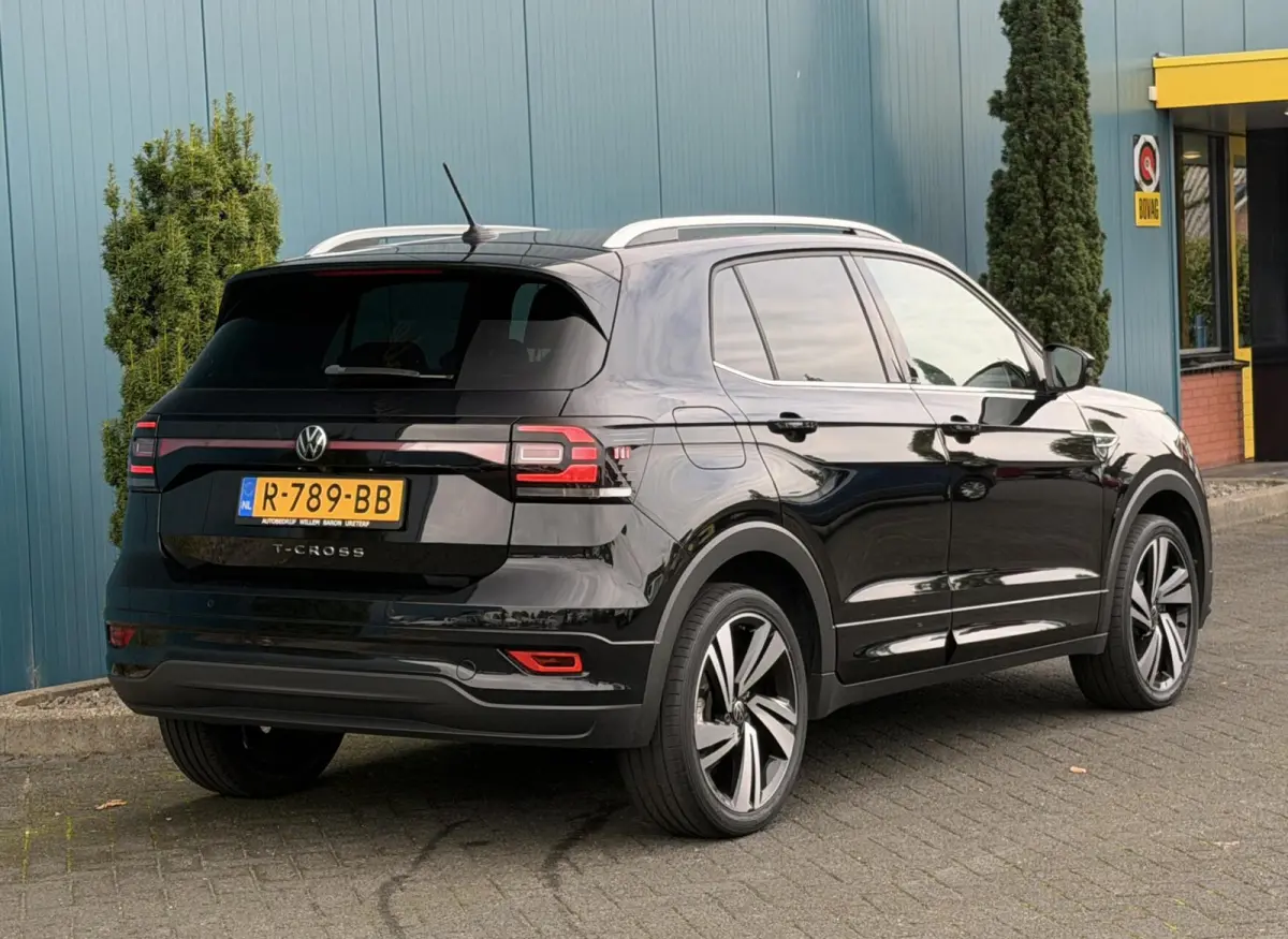 1.0 TSI DSG AUT. 110PK R-Line | ADAPT.CRUISE | CAM | CARPLAY | NAV | PDC | LED | DIGI.DASH | STOELVERW. | SPORTSTOELEN | 18" LMV