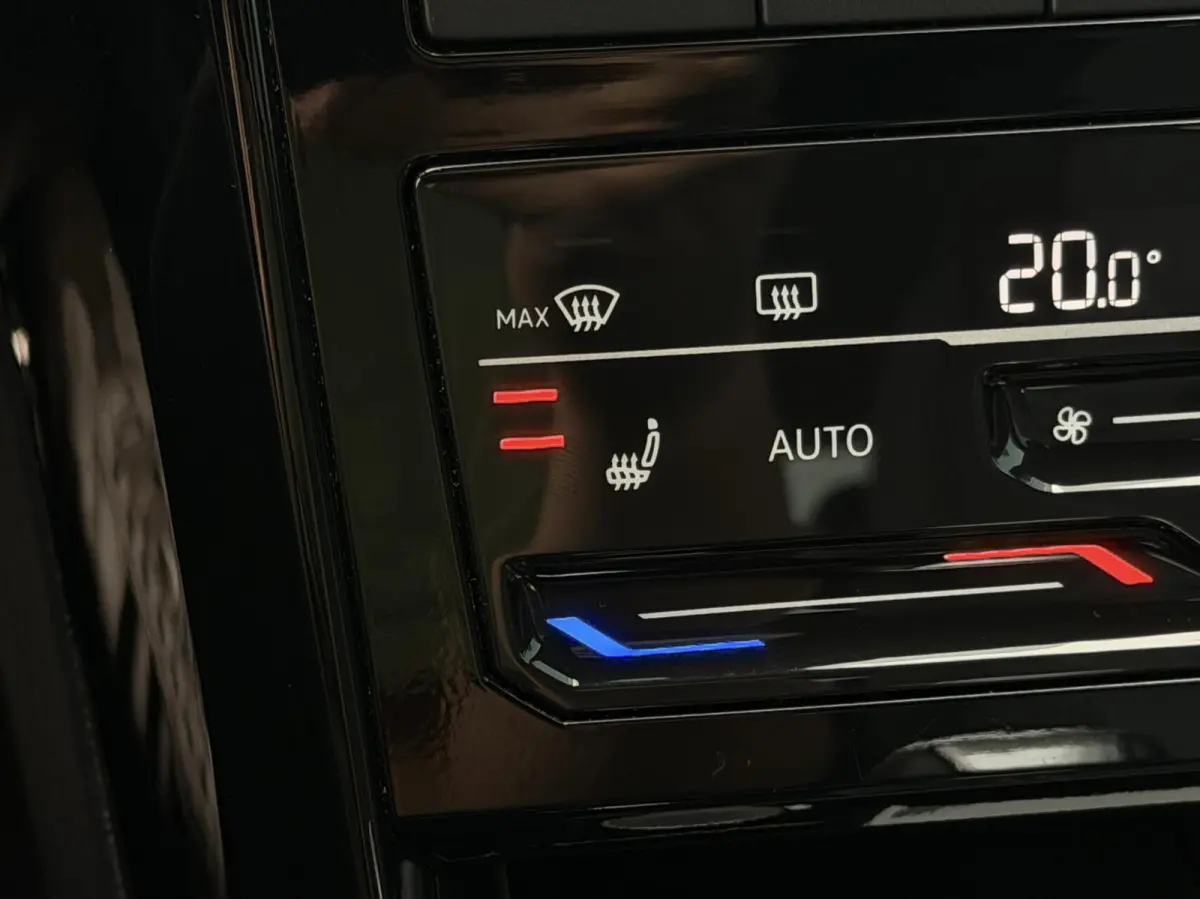 1.0 TSI DSG AUT. 110PK R-Line | ADAPT.CRUISE | CAM | CARPLAY | NAV | PDC | LED | DIGI.DASH | STOELVERW. | SPORTSTOELEN | 18" LMV