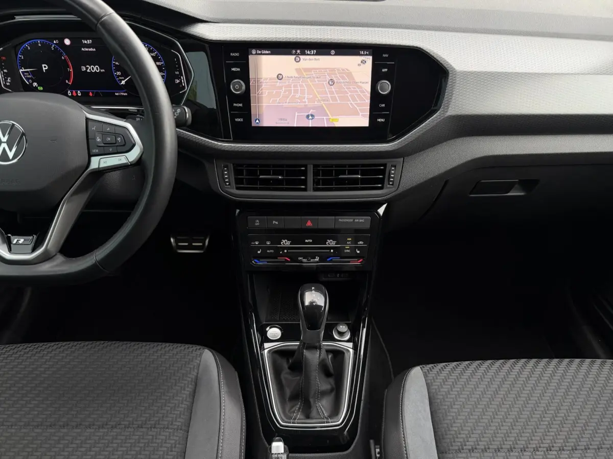 1.0 TSI DSG AUT. 110PK R-Line | ADAPT.CRUISE | CAM | CARPLAY | NAV | PDC | LED | DIGI.DASH | STOELVERW. | SPORTSTOELEN | 18" LMV