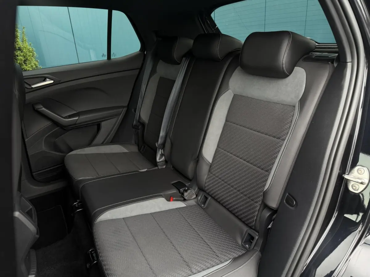 1.0 TSI DSG AUT. 110PK R-Line | ADAPT.CRUISE | CAM | CARPLAY | NAV | PDC | LED | DIGI.DASH | STOELVERW. | SPORTSTOELEN | 18" LMV