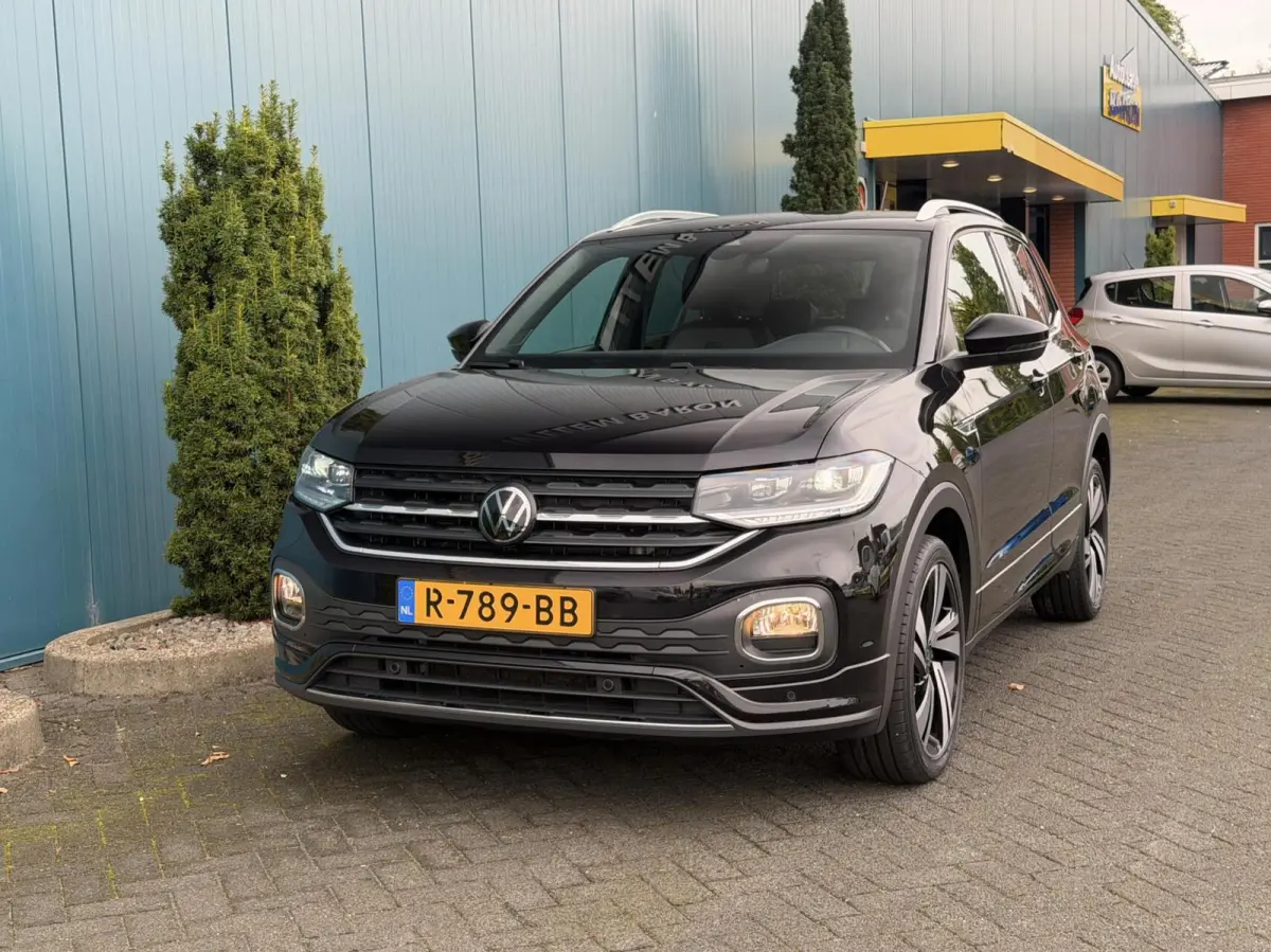 1.0 TSI DSG AUT. 110PK R-Line | ADAPT.CRUISE | CAM | CARPLAY | NAV | PDC | LED | DIGI.DASH | STOELVERW. | SPORTSTOELEN | 18" LMV