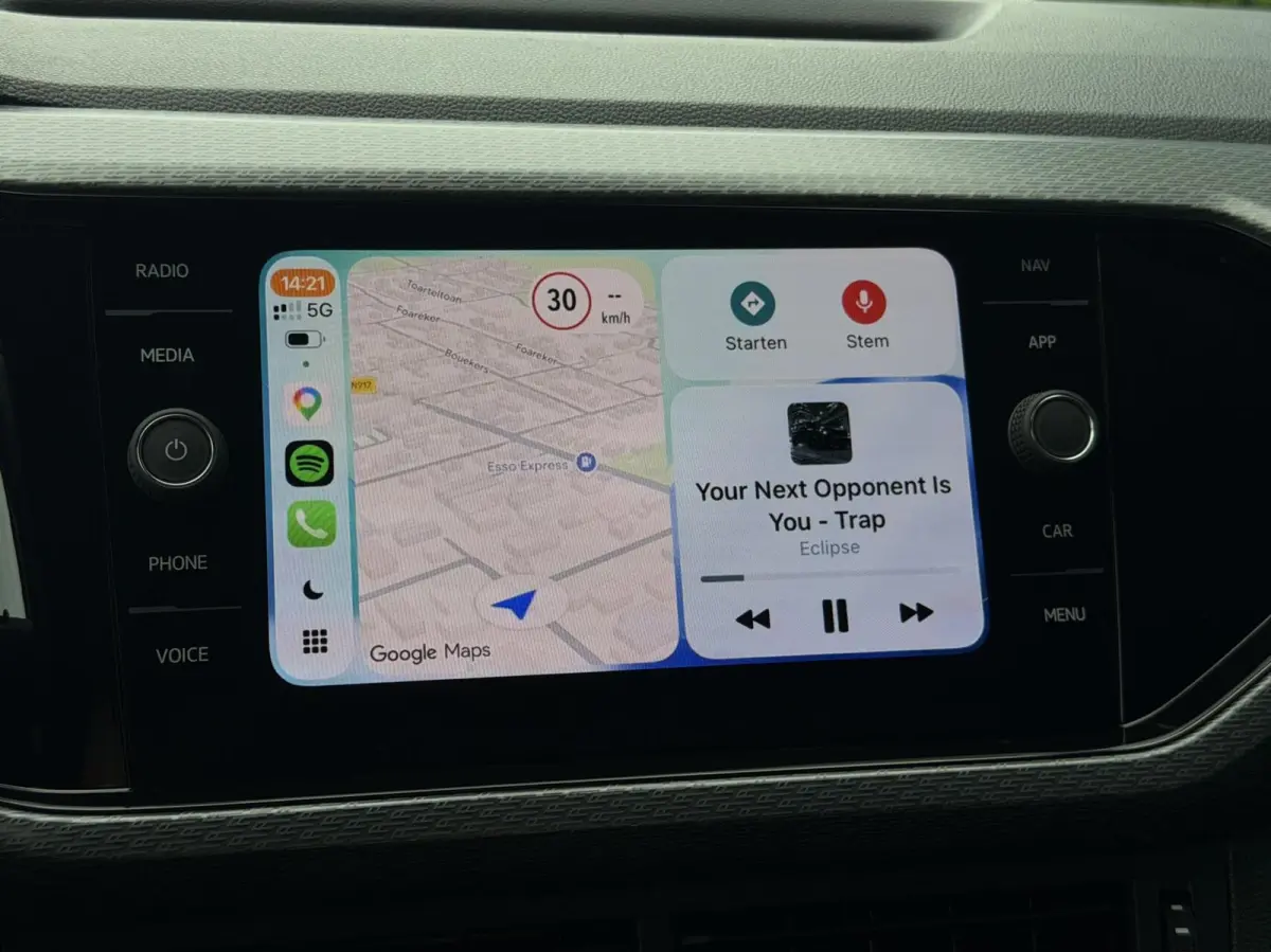 1.0 TSI DSG AUT. 110PK R-Line | ADAPT.CRUISE | CAM | CARPLAY | NAV | PDC | LED | DIGI.DASH | STOELVERW. | SPORTSTOELEN | 18" LMV