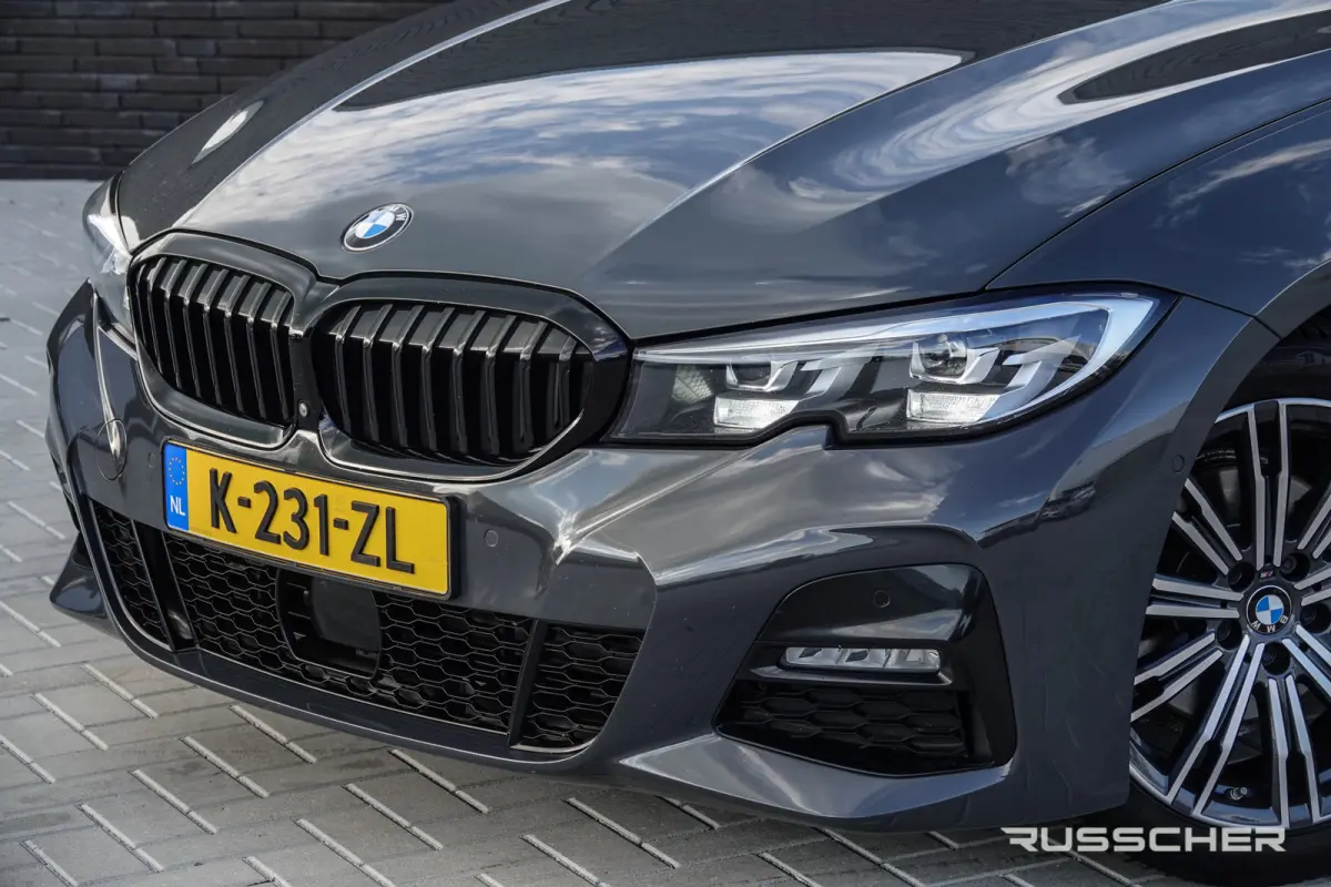 320d 190Pk Aut. | High Executive | M-sport | 360° Camera | Trekhaak | 18'' | Dravit Grau