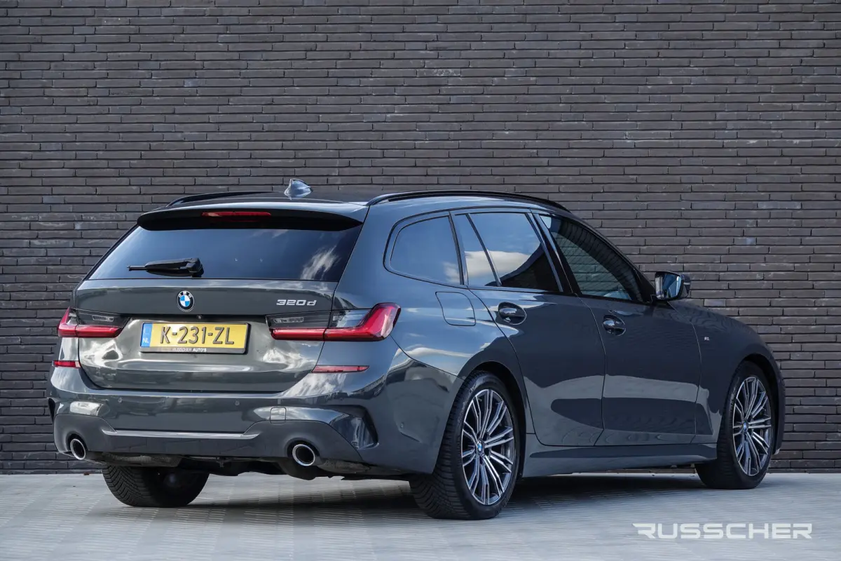 320d 190Pk Aut. | High Executive | M-sport | 360° Camera | Trekhaak | 18'' | Dravit Grau